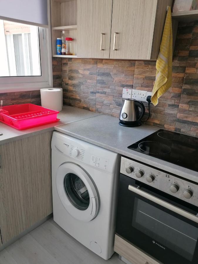 Elenas 1 Bedroom Apartment In Limassol Center Esterno foto