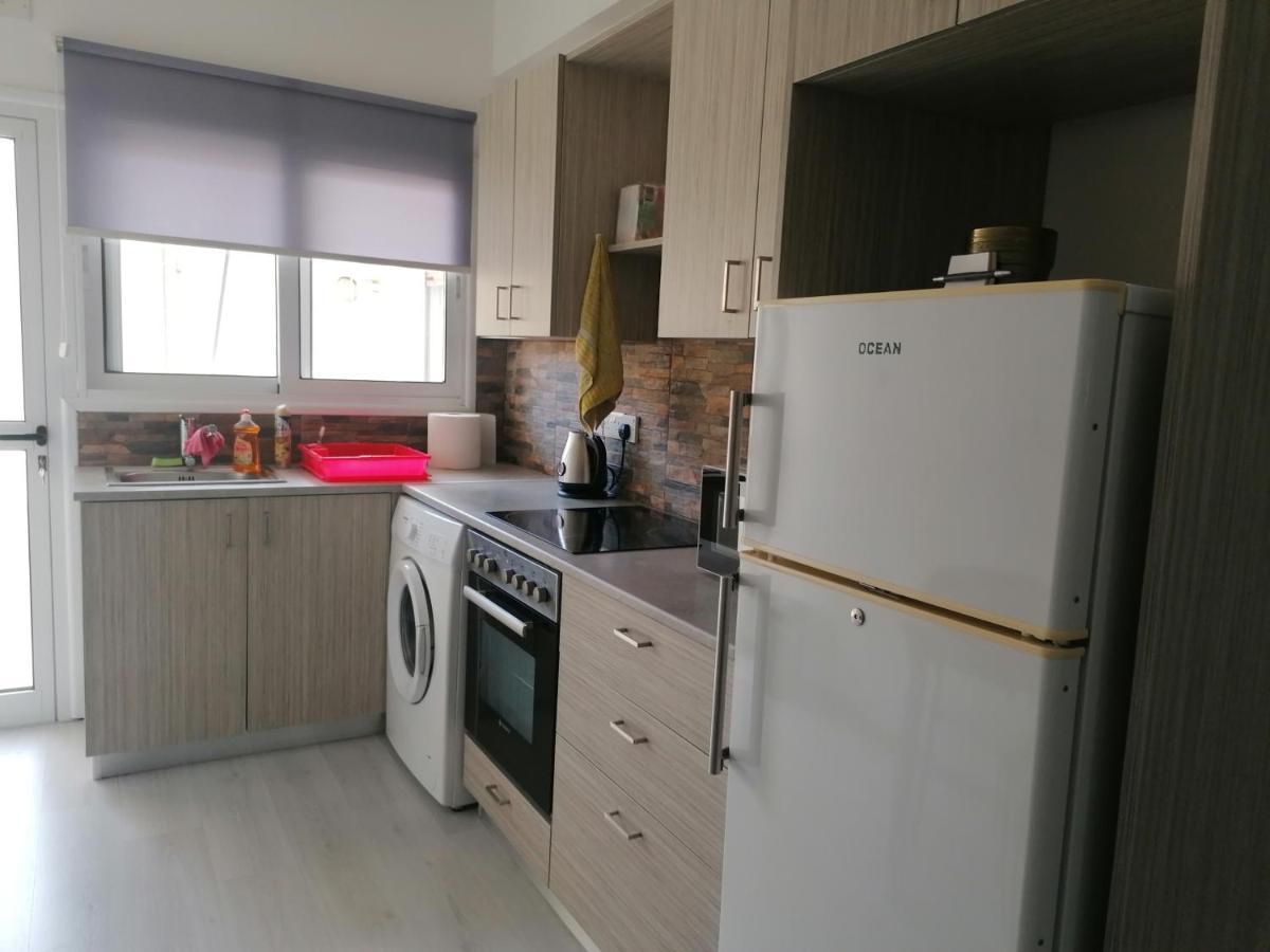 Elenas 1 Bedroom Apartment In Limassol Center Esterno foto